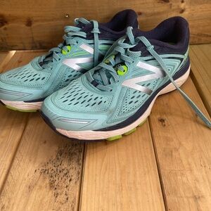 Women’s new balance blue and green size 7.5